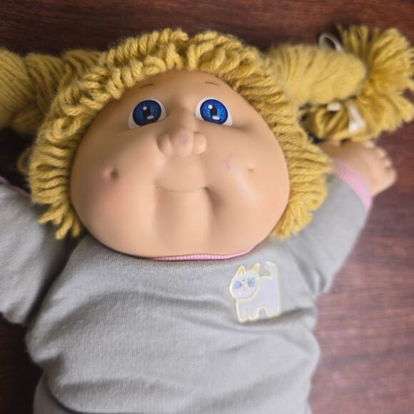 Cabbage Patch Kids 1982 Coleco Yellow Yarn Hair Braids Blue Eyes CPK Outfit - Picture 2 of 11